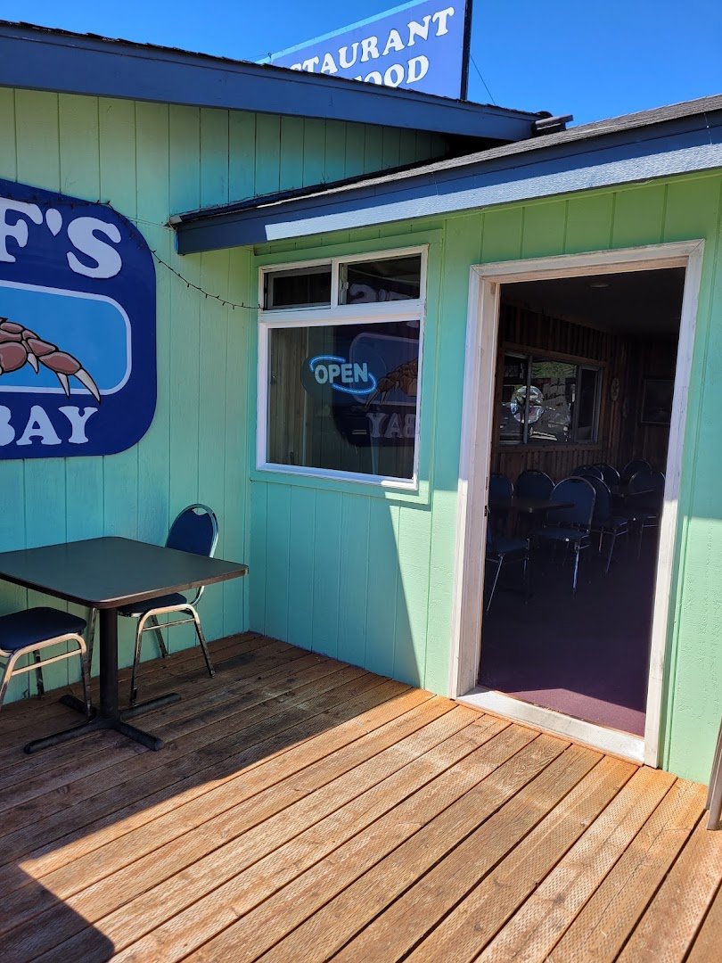 Restaurant beside the bay in Winchester Bay.